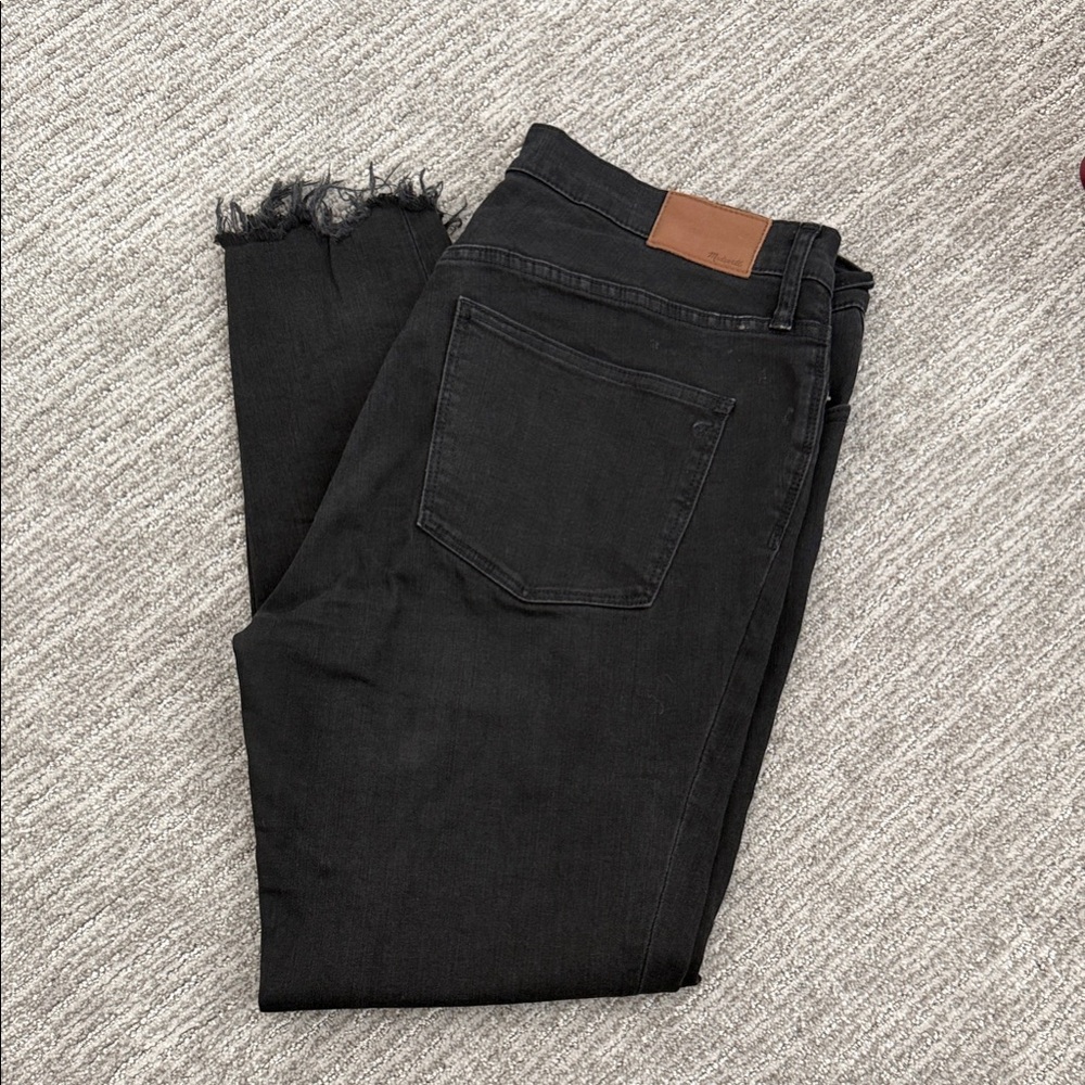Madewell Women’s Black Skinny 9” high-rise Hem size 32